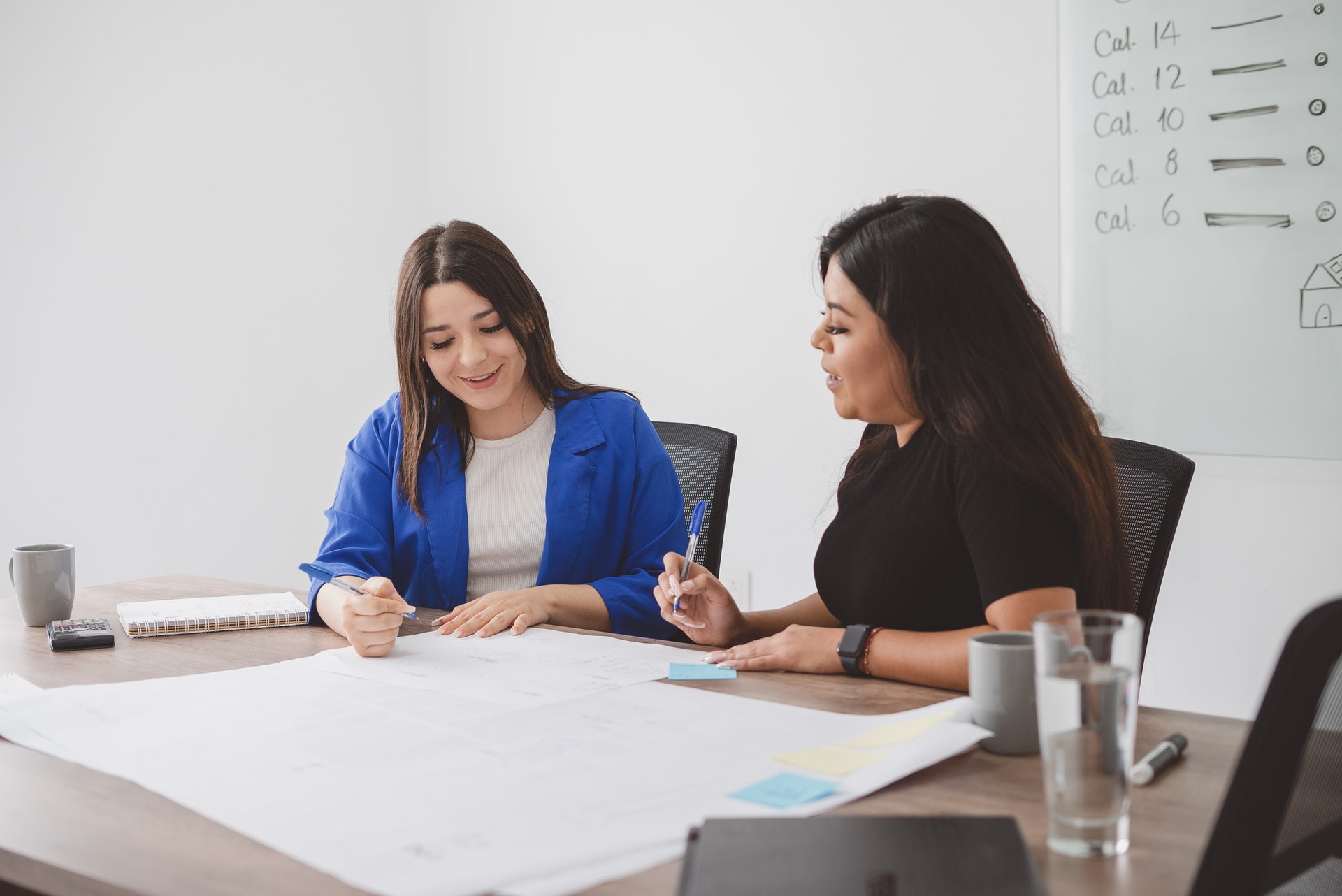 How to Track and Improve Employee Productivity in the Hybrid Workplace