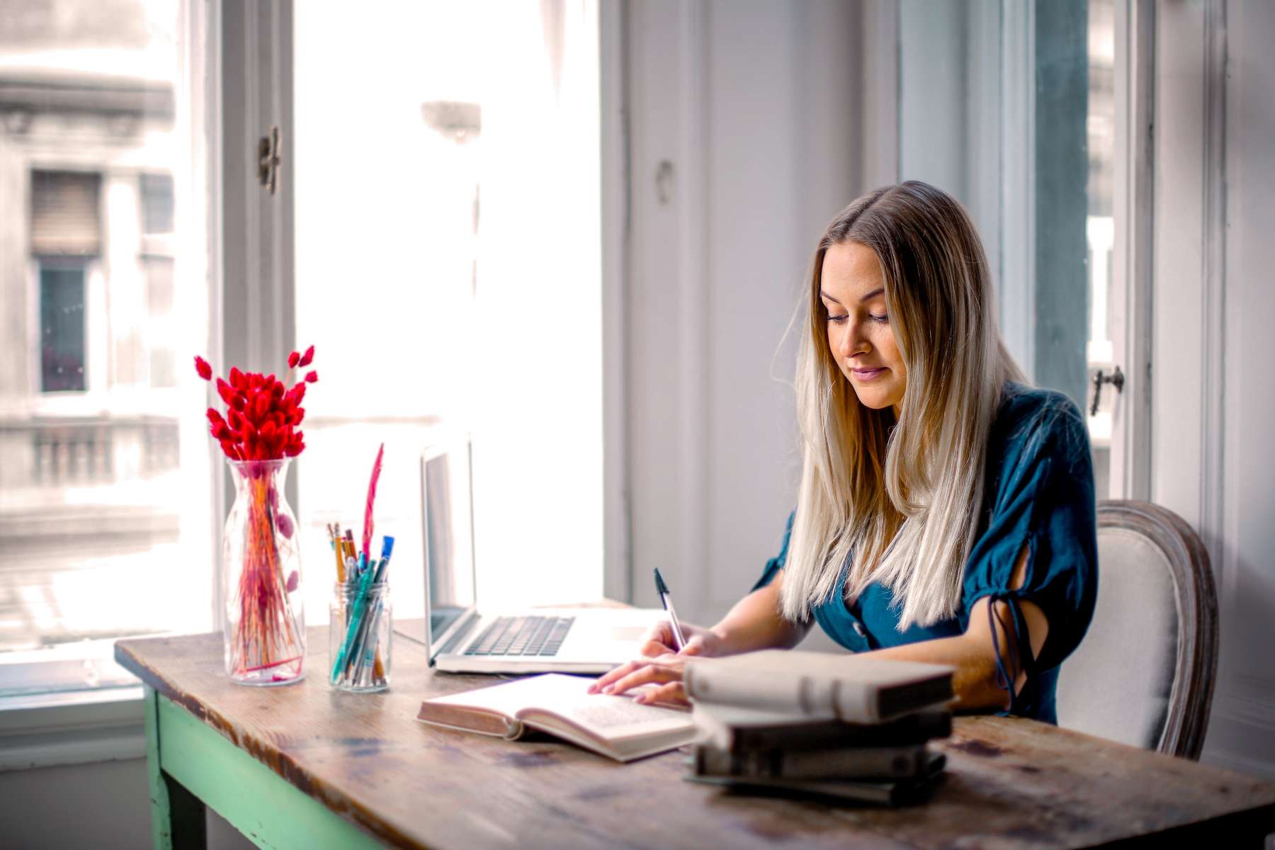 Navigating the Hybrid Work Model: Tips and Tricks for Success